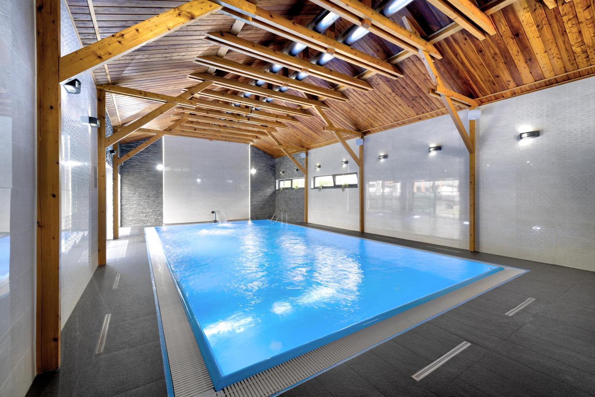 Typton Hotel&Spa Medzilaborce Exterior photo
